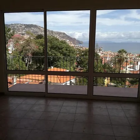 Casa Cruzes *